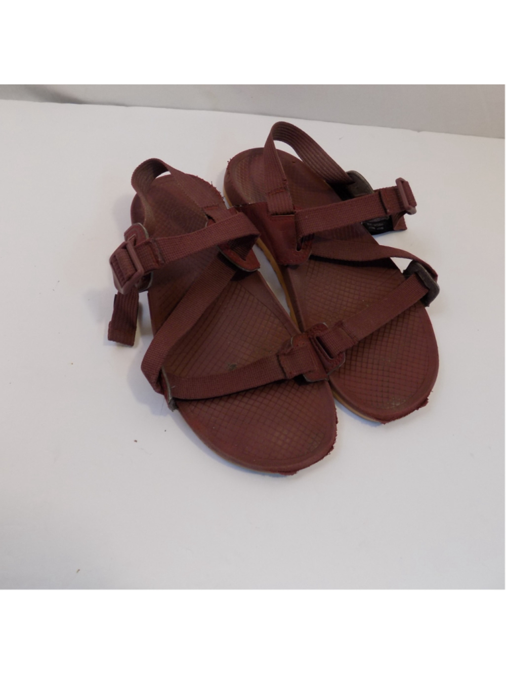 Women's Chaco Sandals Size 9 Burgundy Lowdown Sandals